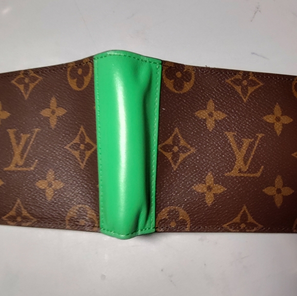 Louis Vuitton Limited Edition Men's Wallet - Picture 2 of 13